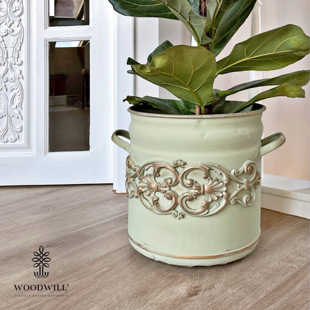 PHOTO 801500 Woodwill with VP Moss Green paint with Fine Bronze wax e1770285118335